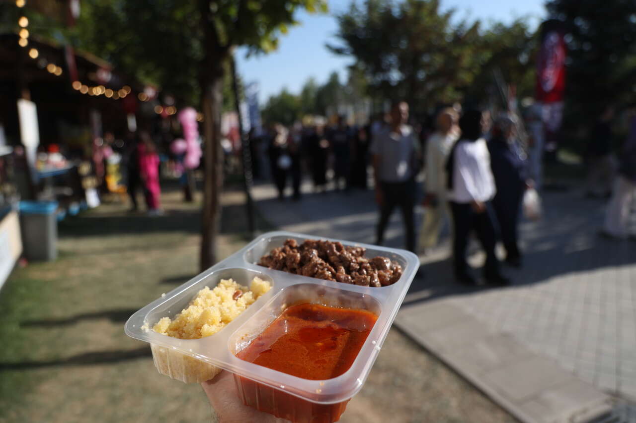 Konya GastroFest’e büyük ilgi! Yüz binlerce kişi lezzet şölenine akın etti 9